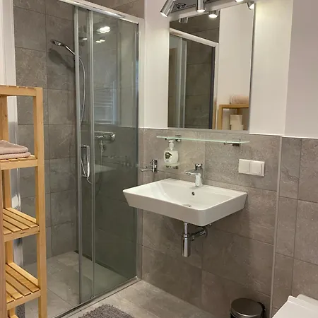 Appartement 225 *